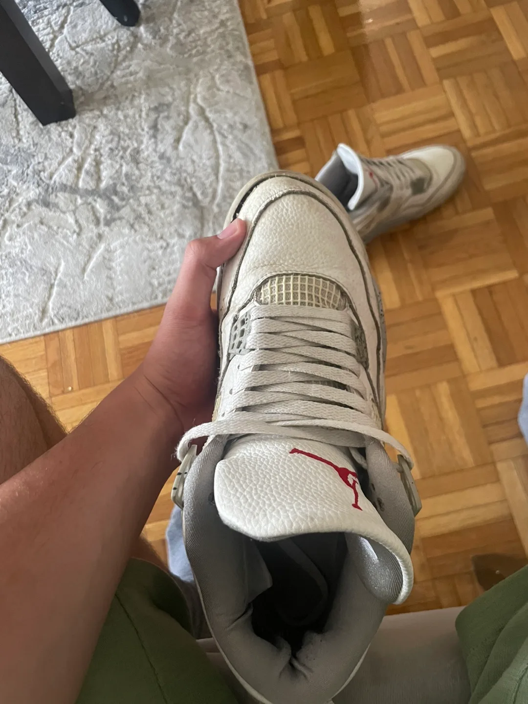 Air Jordan 4 Retro - Size 9.5 image indicator(3)