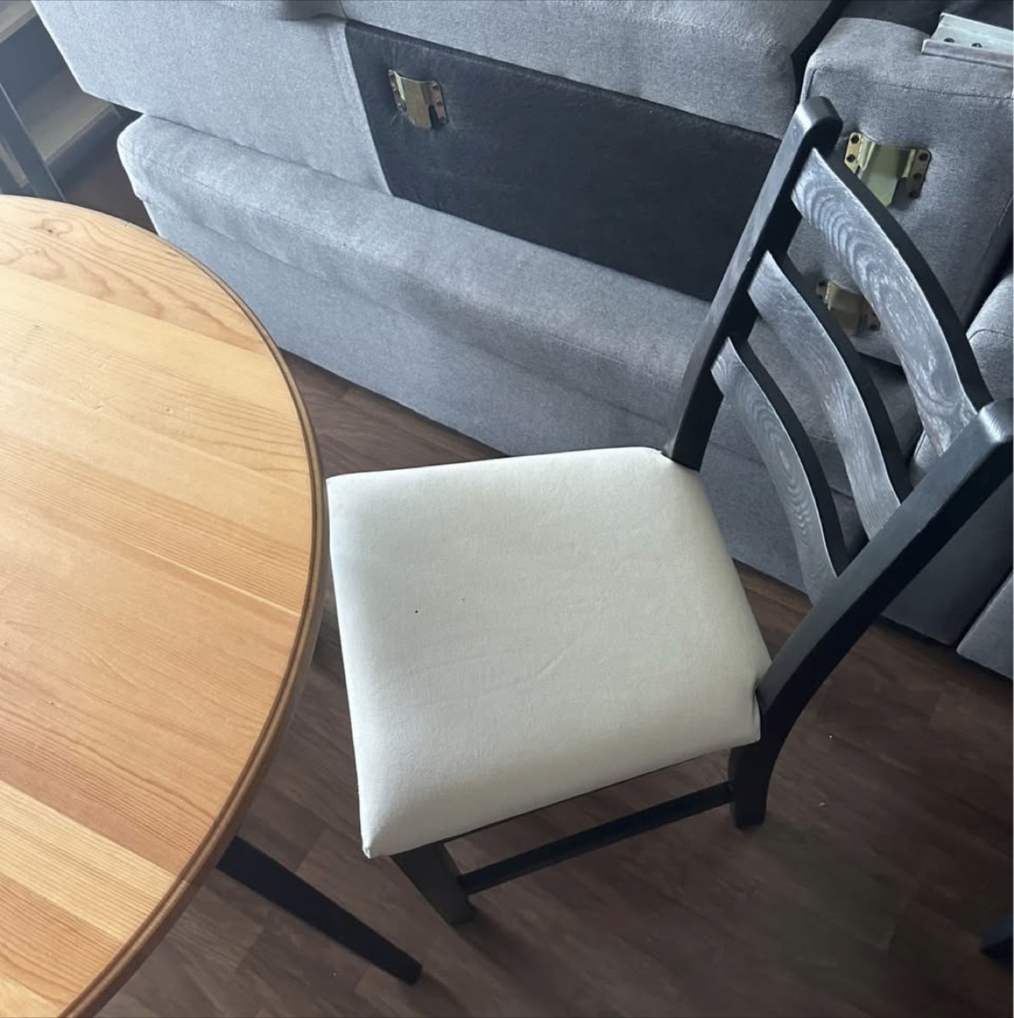 Round table with chairs - photo 3