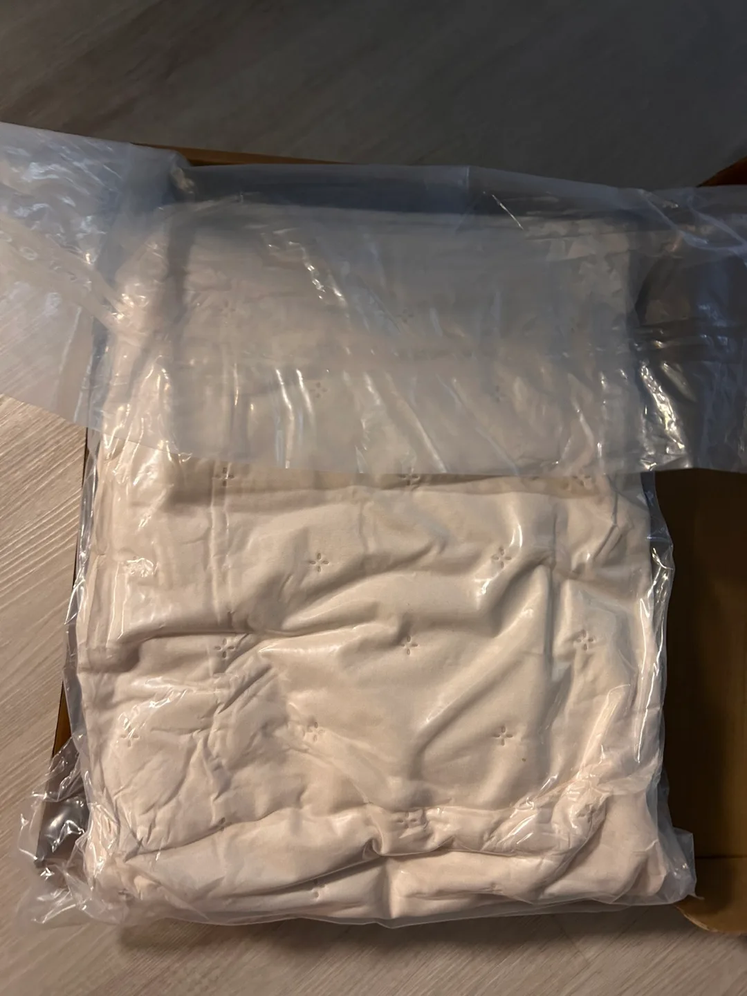 HiSnug. King Size Quilt Bedding Set . Quilt & 2 Pillow Shams thumbnail