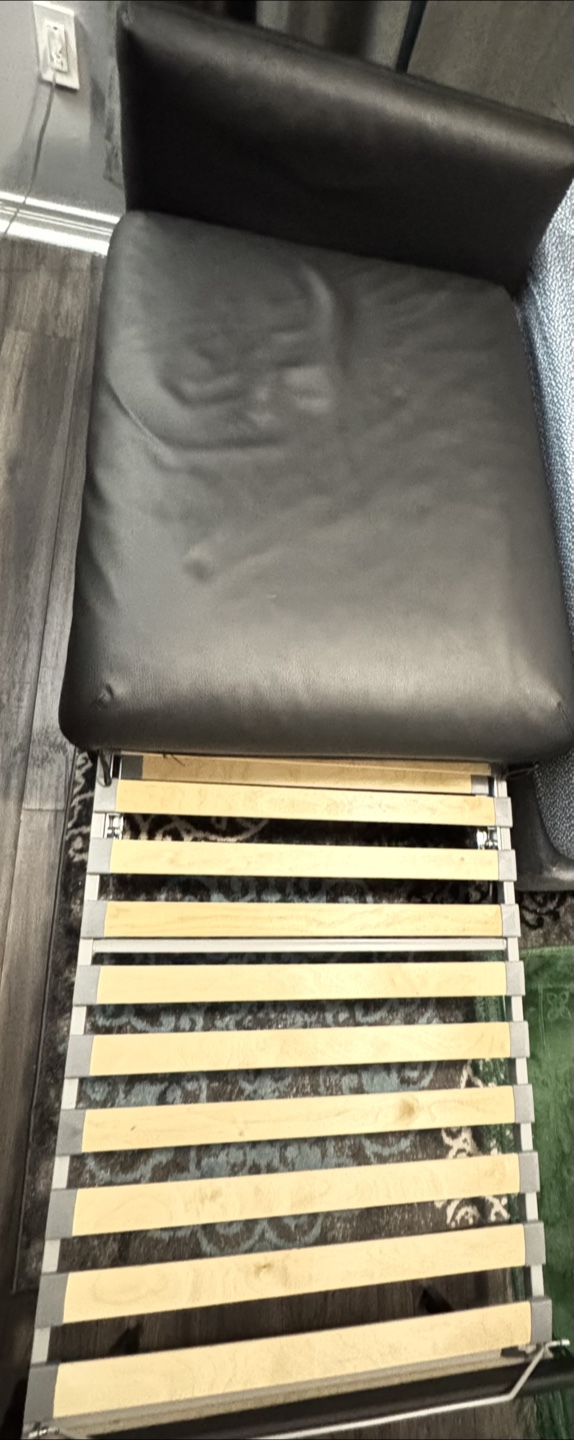 Black Leather Chair turns into dreamland - photo 3