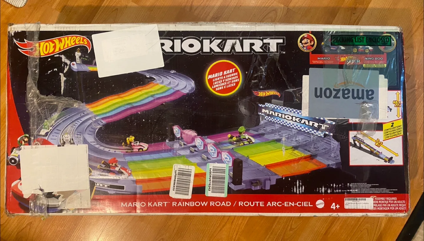 Hot Wheels Mario Kart Rainbow Road Raceway thumbnail