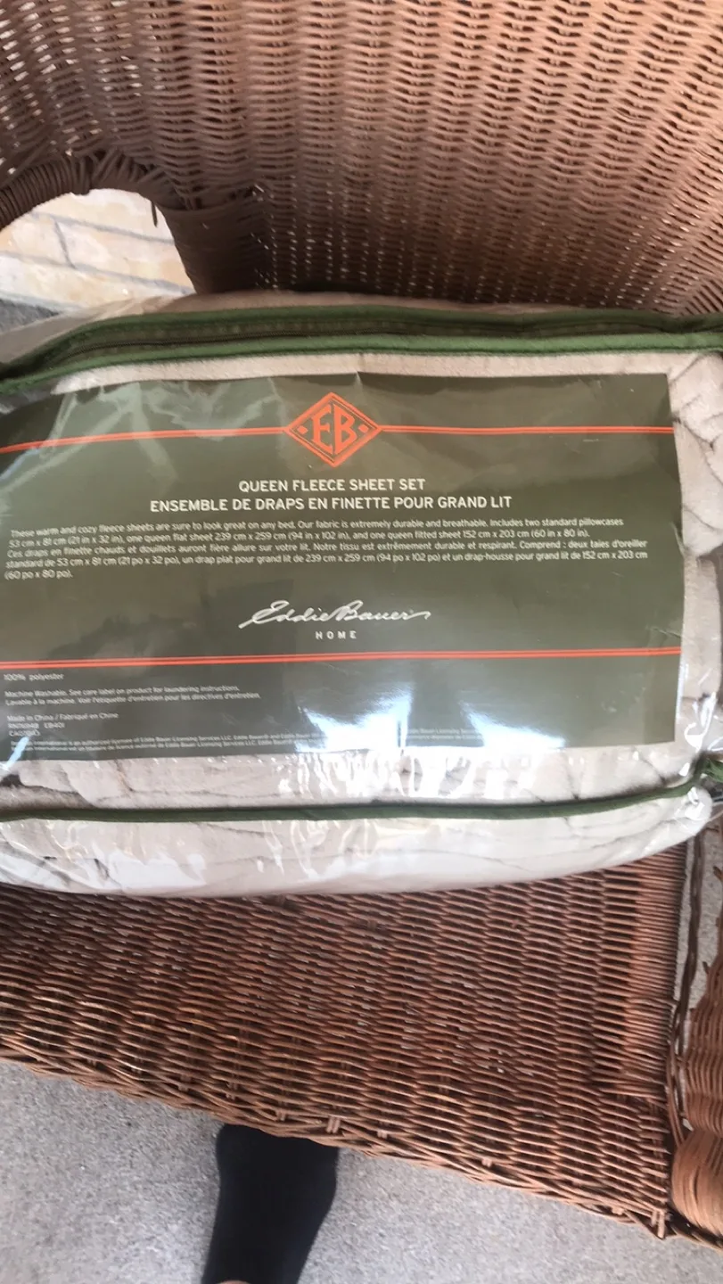 Eddie Bauer Queen Fleece Sheet Set - New image indicator(2)