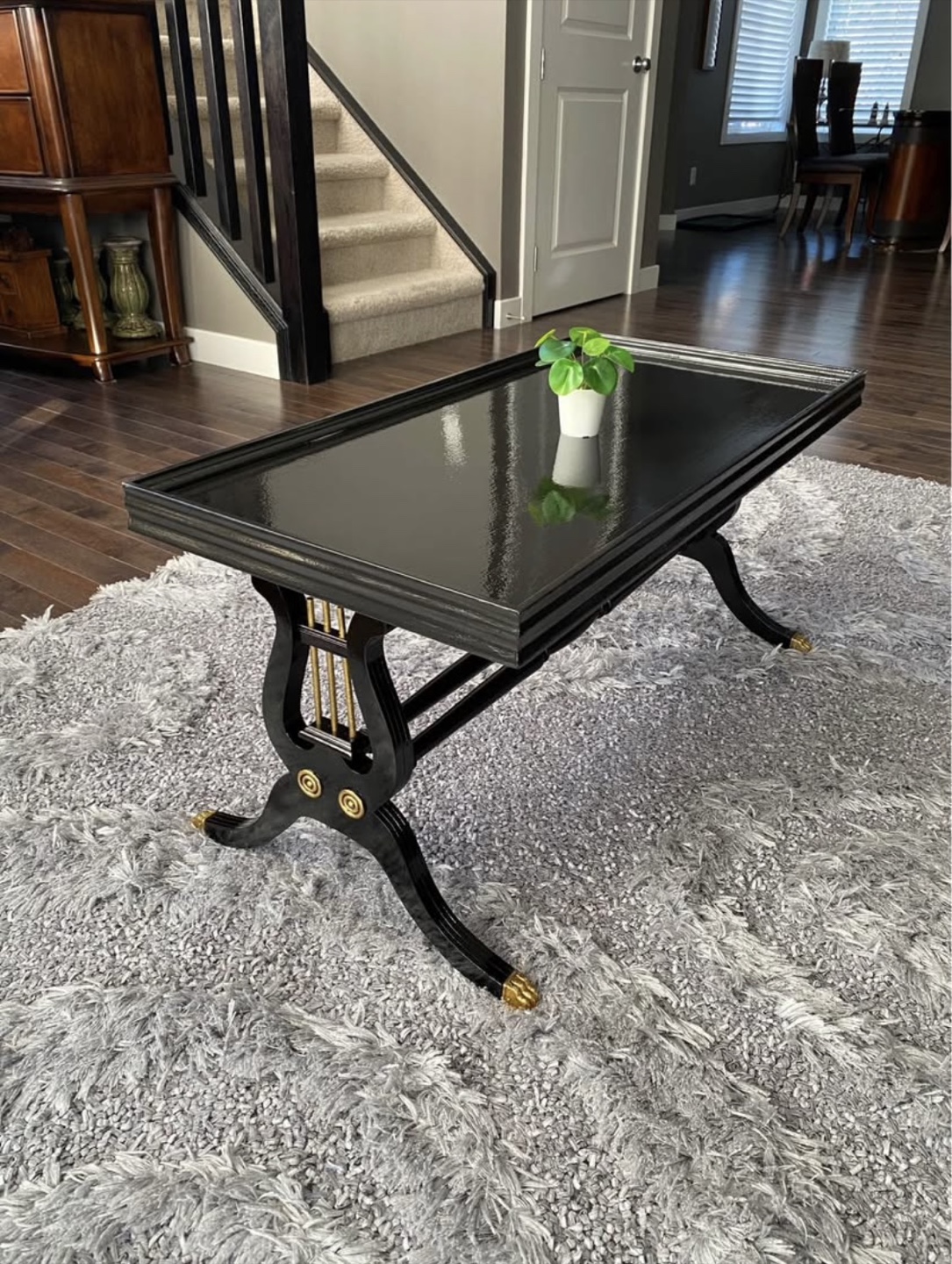 🏆 Brilliant coffee table with golden decorations - photo 4