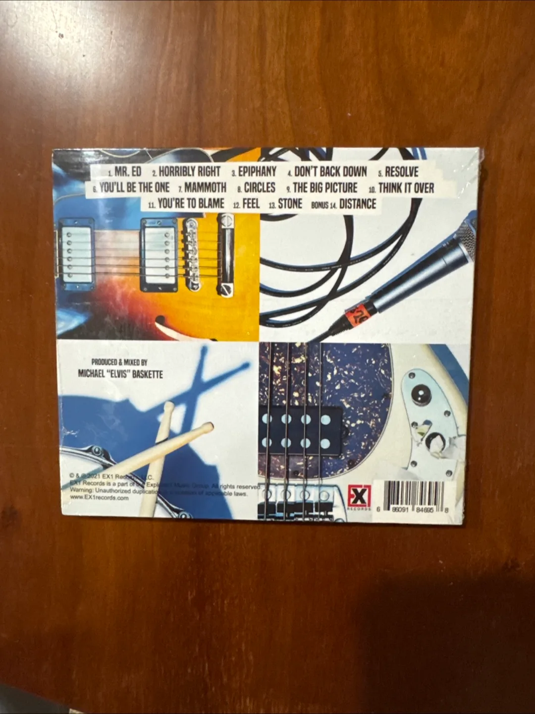 Mammoth WVH Debut SIGNED CD image indicator(4)