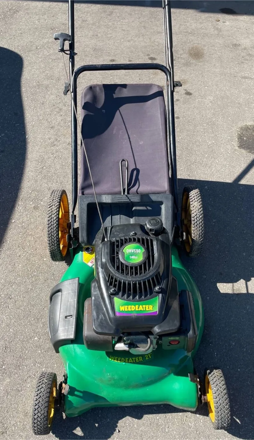 Weed Eater 21" Lawn Mower in excellent working condition thumbnail