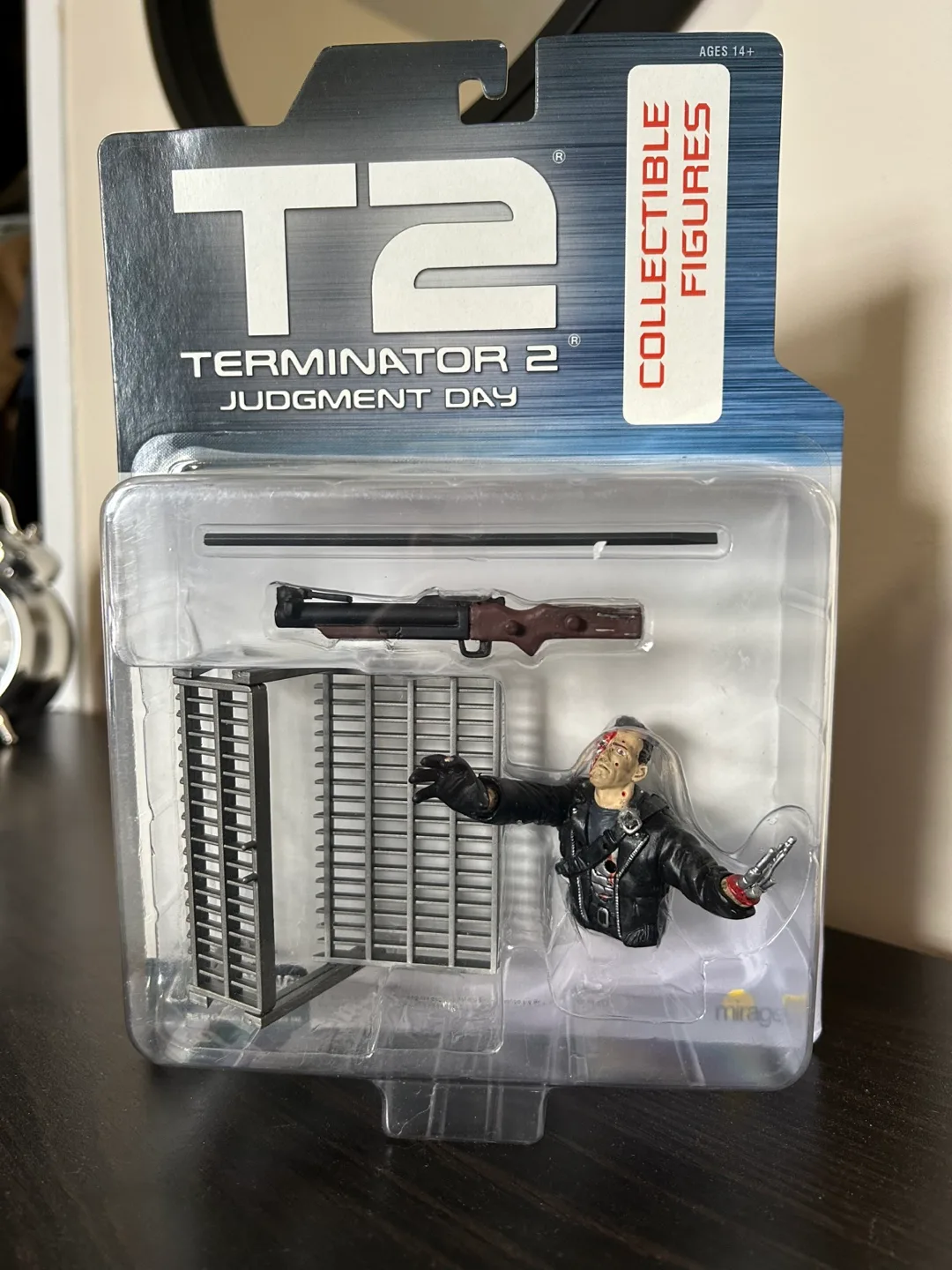 Terminator 2 Collectable Figure. New! Never Opened. image indicator(2)