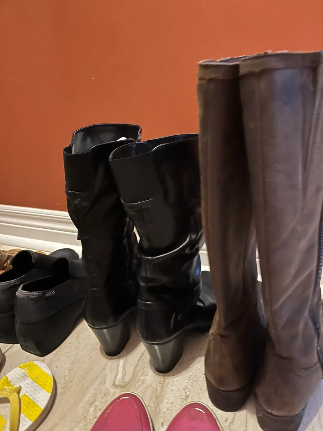 Assorted Women's Shoes image indicator(5)