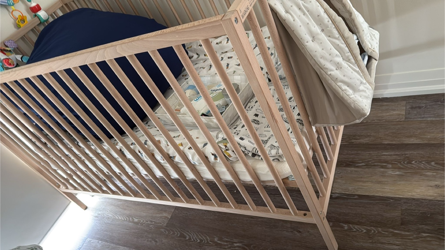 IKEA Crib + ikea mattress with waterproof sheet cover - photo 2