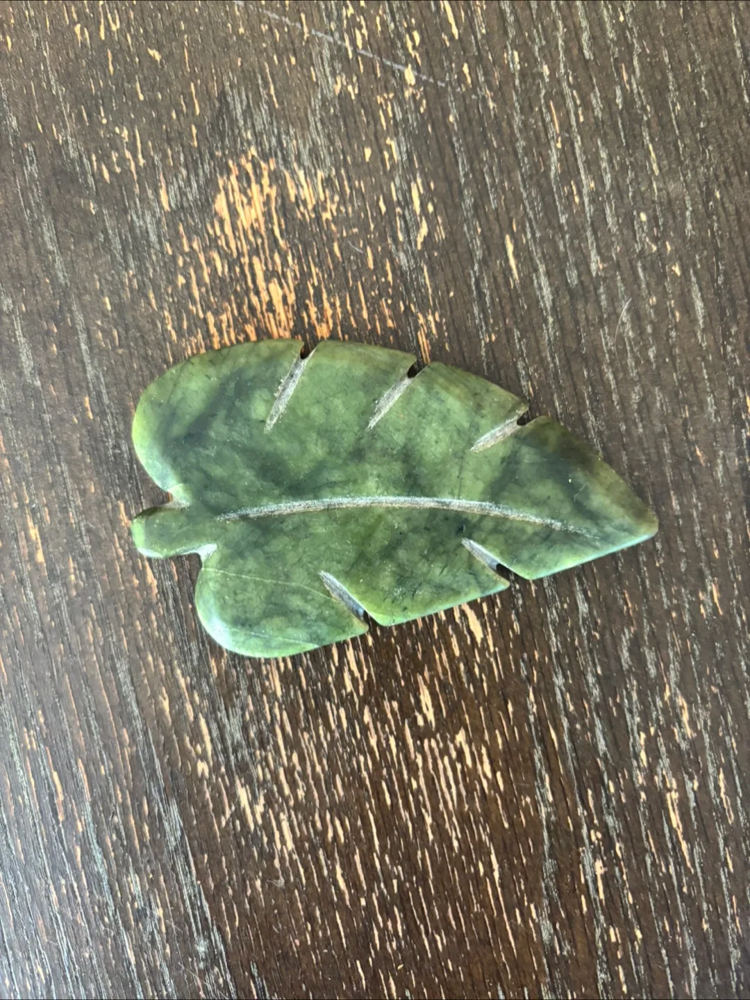 Green Leaf-Shaped Stone Crystal Carving thumbnail