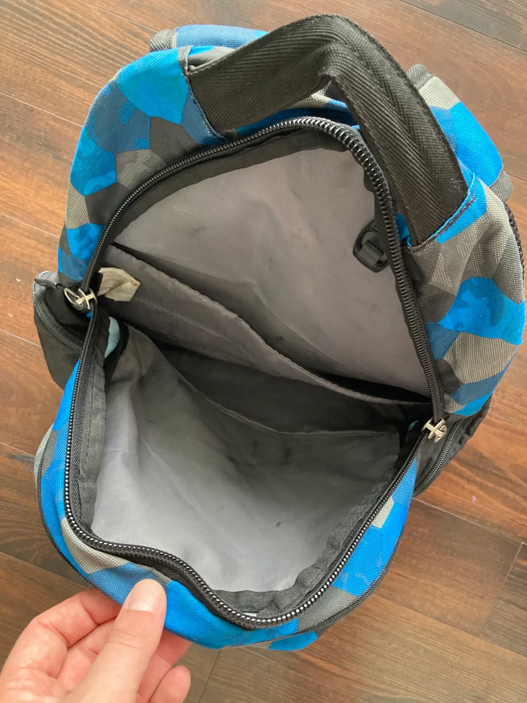 Roots Backpack - Back to school! image indicator(2)