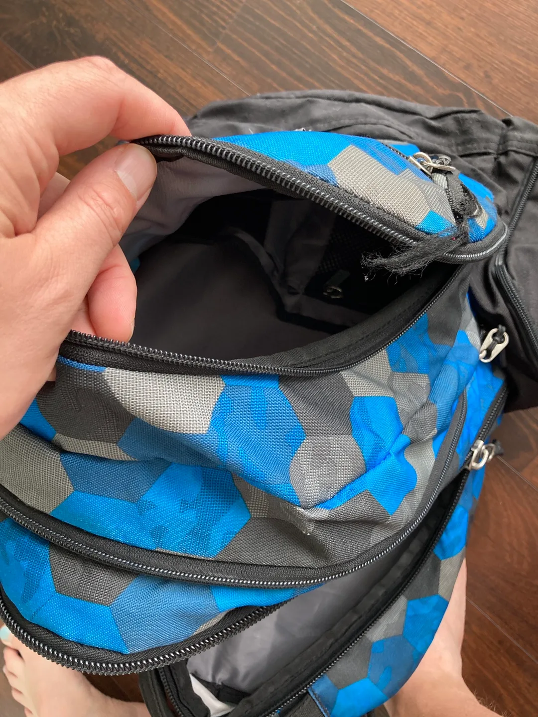 Roots Backpack - Back to school! image indicator(4)