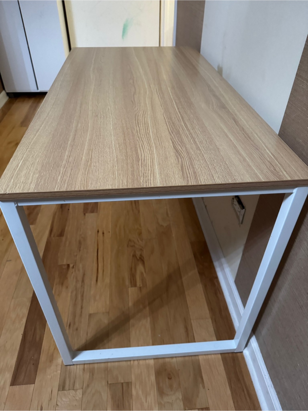 Wood Top White Frame Desk - photo 2