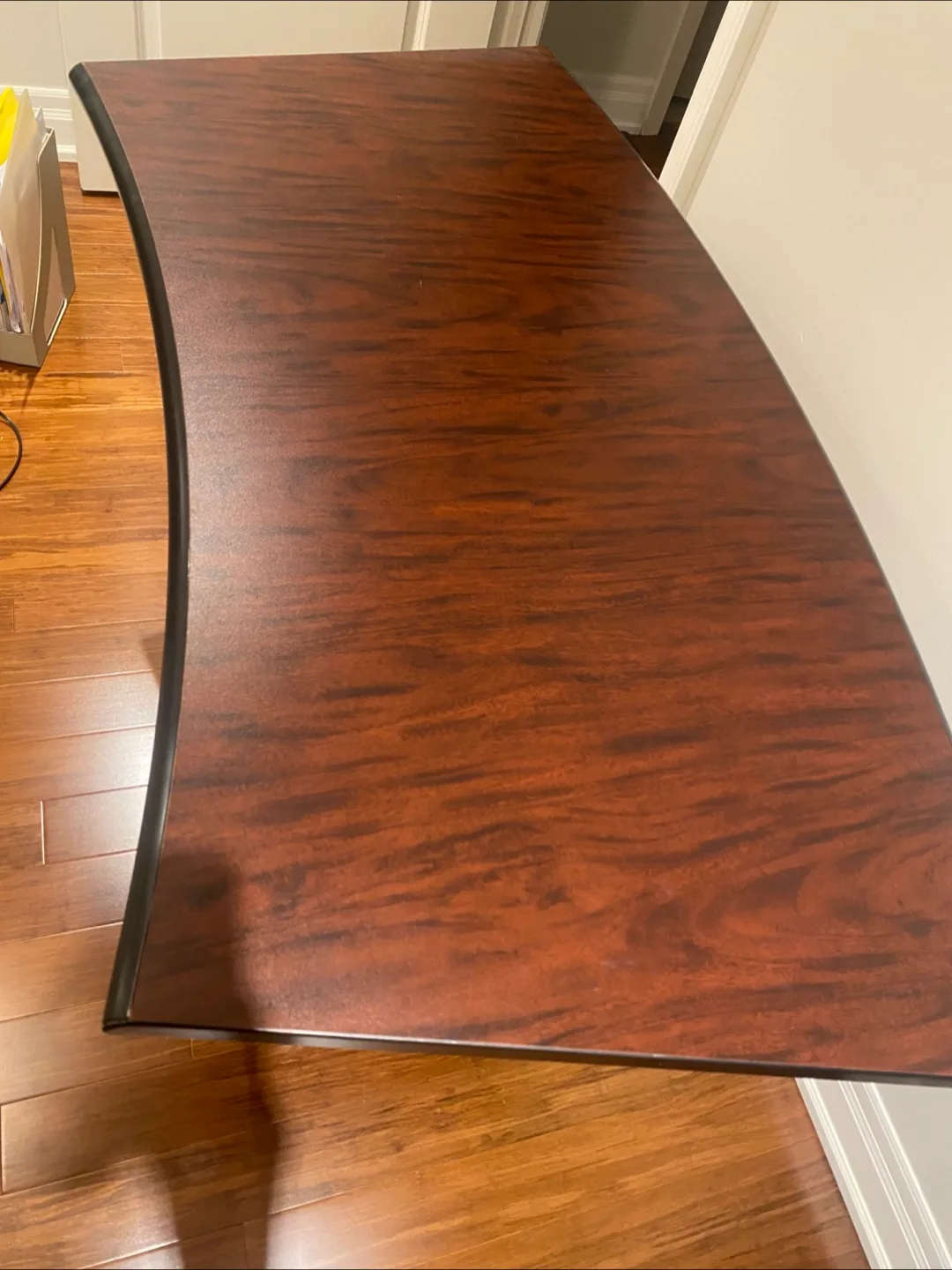 Desk with Lock in Casters image indicator(4)