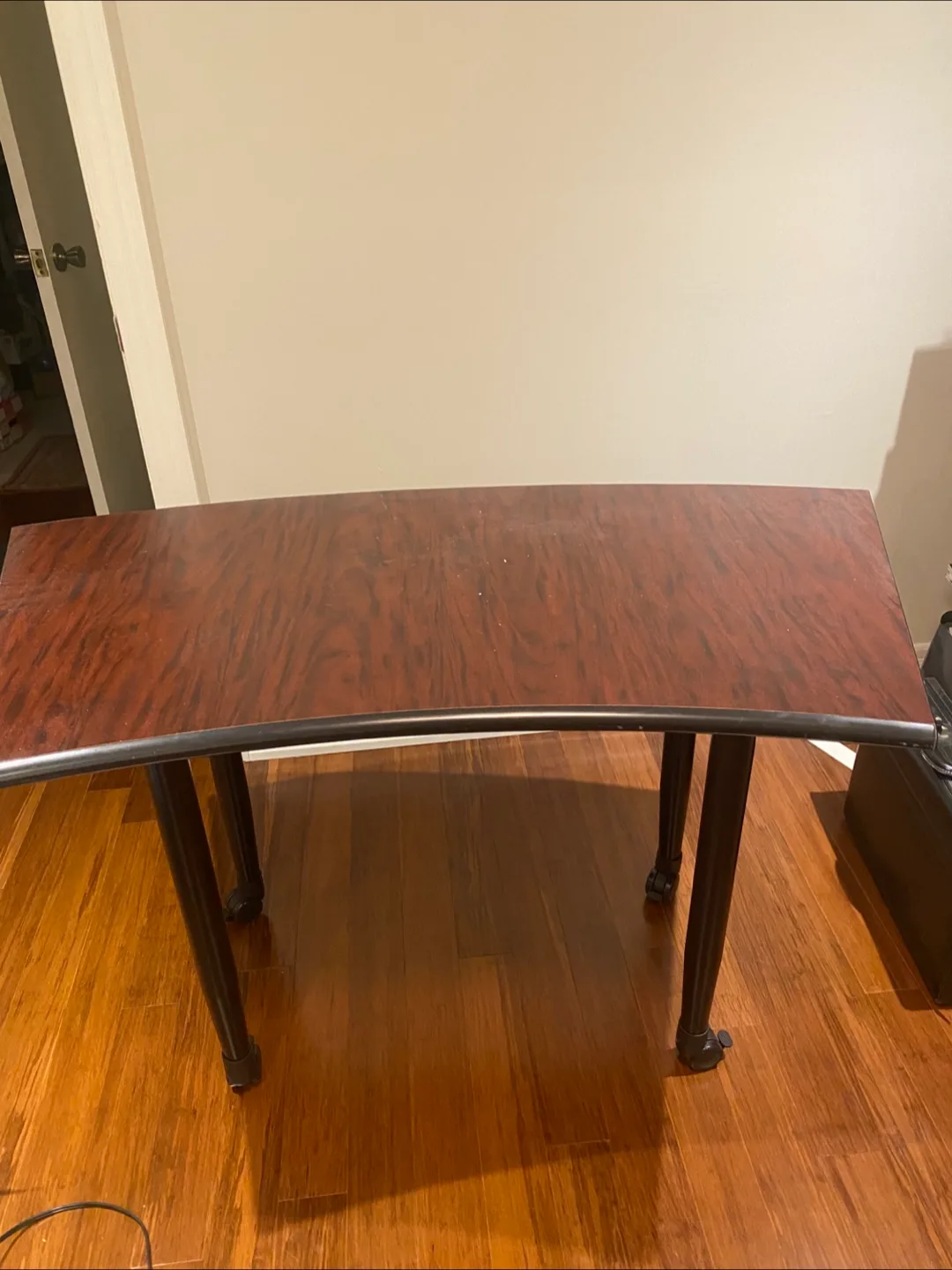 Desk with Lock in Casters image indicator(3)