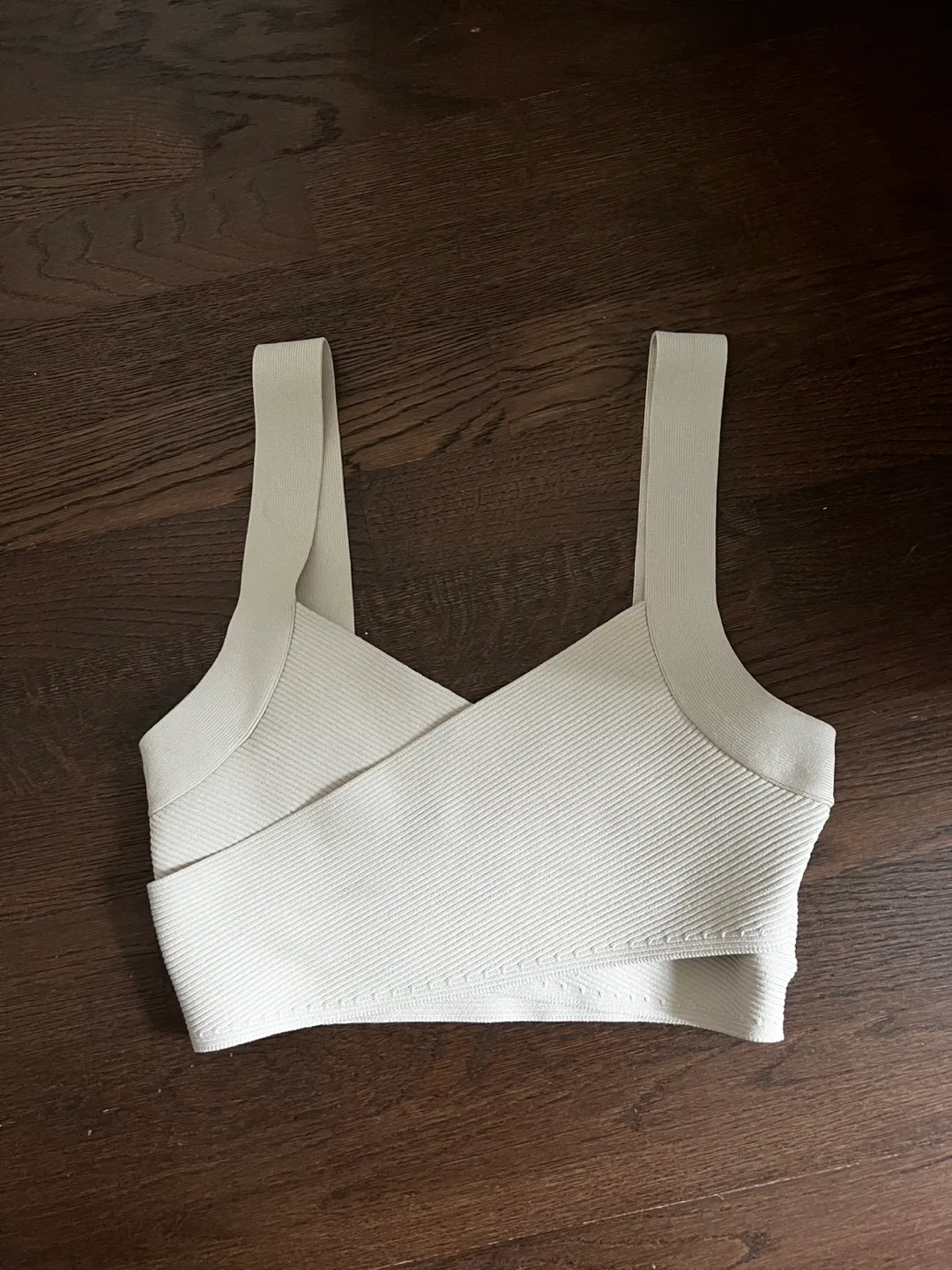 Babaton Aritzia Sculpt Knit Crop Top - Size S thumbnail