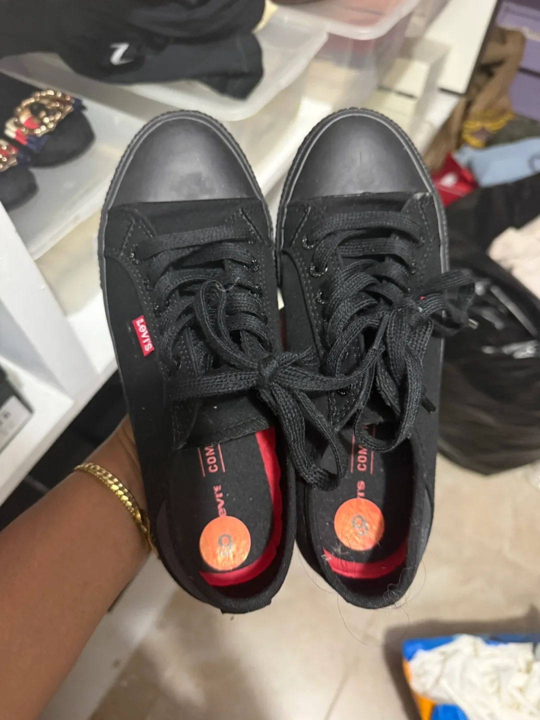 Levi's Black Canvas Sneakers - Size 6 image indicator(2)