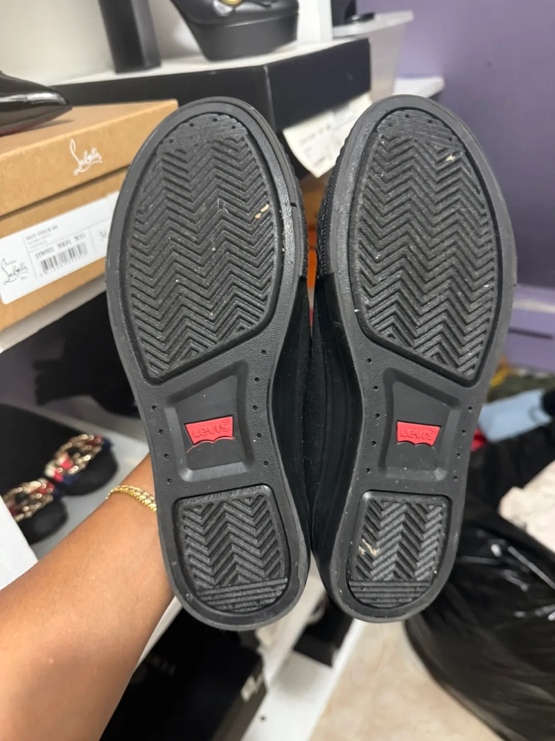 Levi's Black Canvas Sneakers - Size 6 image indicator(4)