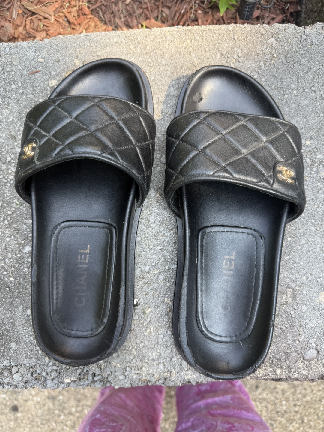 Chanel Black Quilted Slides - photo 2