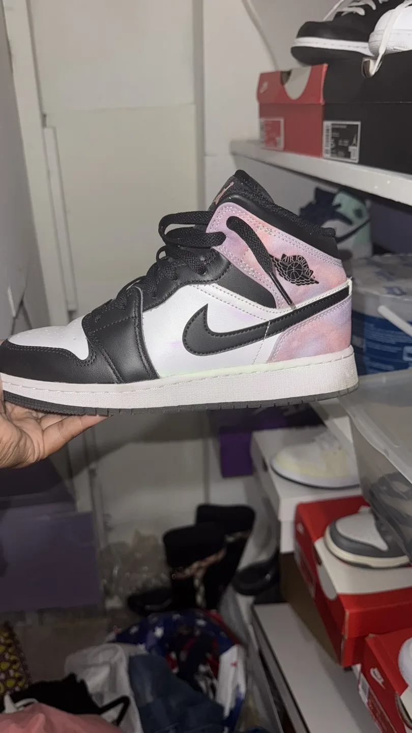 Assorted Nike and Air Jordan Sneakers image indicator(6)