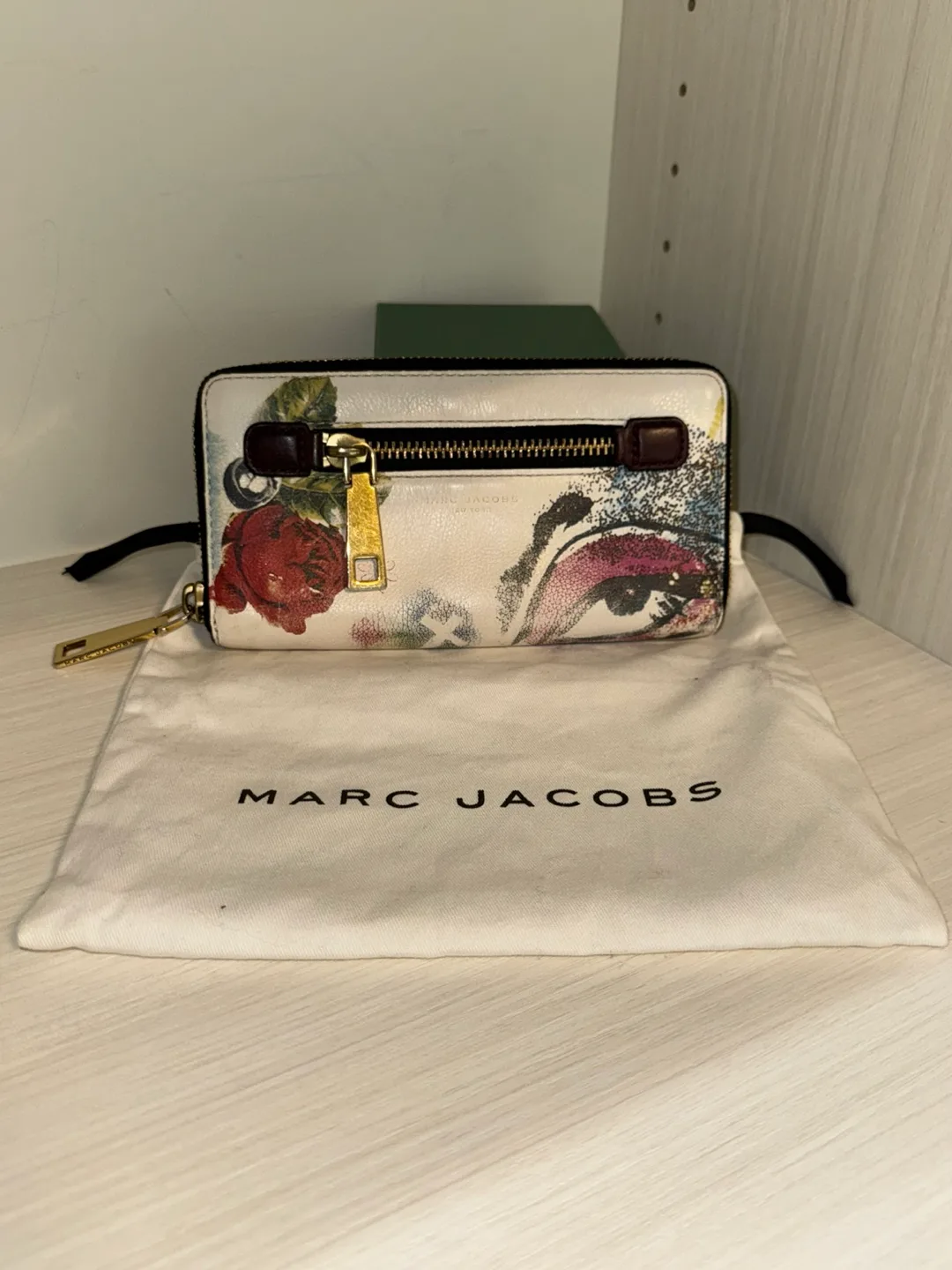 Marc Jacobs limited edition Wallet with Dust Bag thumbnail