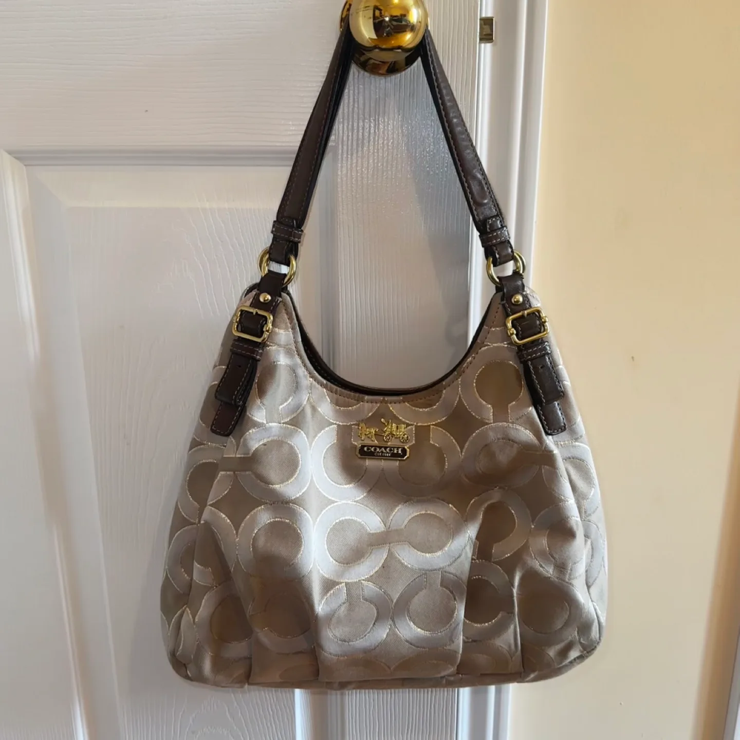 Coach Madison OP Art Sateen Maggie Bag image indicator(2)