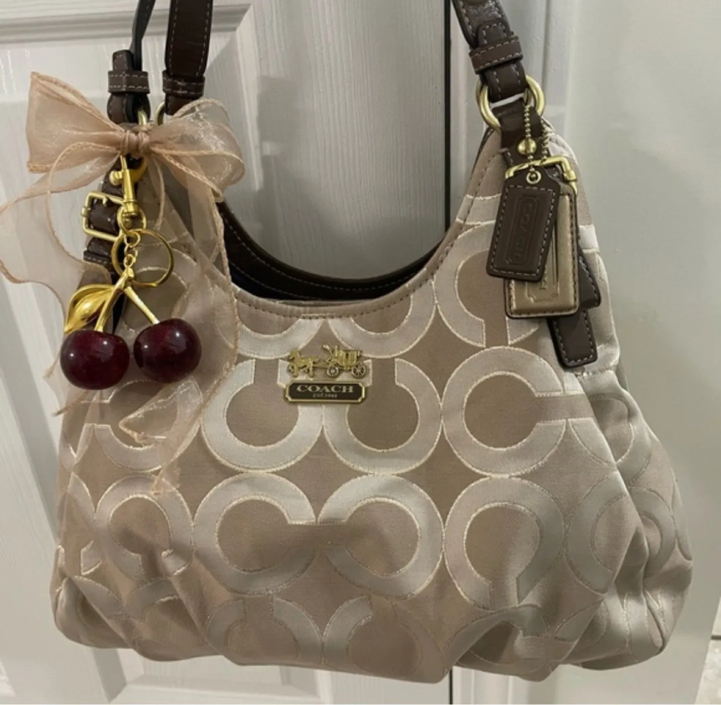 Coach Madison OP Art Sateen Maggie Bag thumbnail