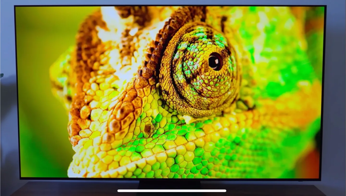 SAMSUNG 77-Inch Class OLED 4K S95C Series image indicator(2)