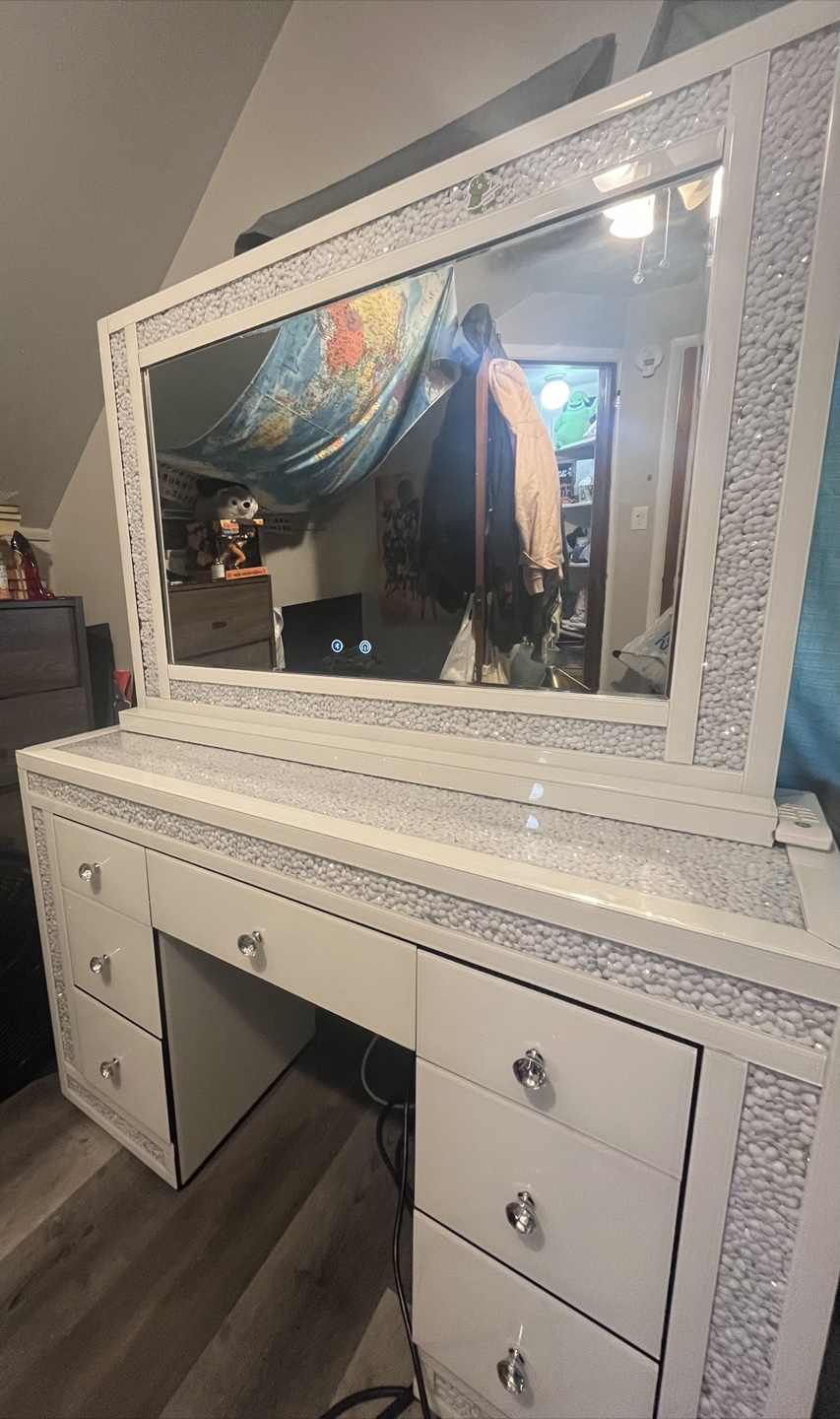 White Vanity Makeup Table with Mirror