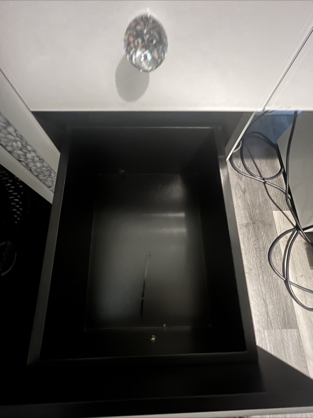 White Vanity Makeup Table with Mirror - photo 4