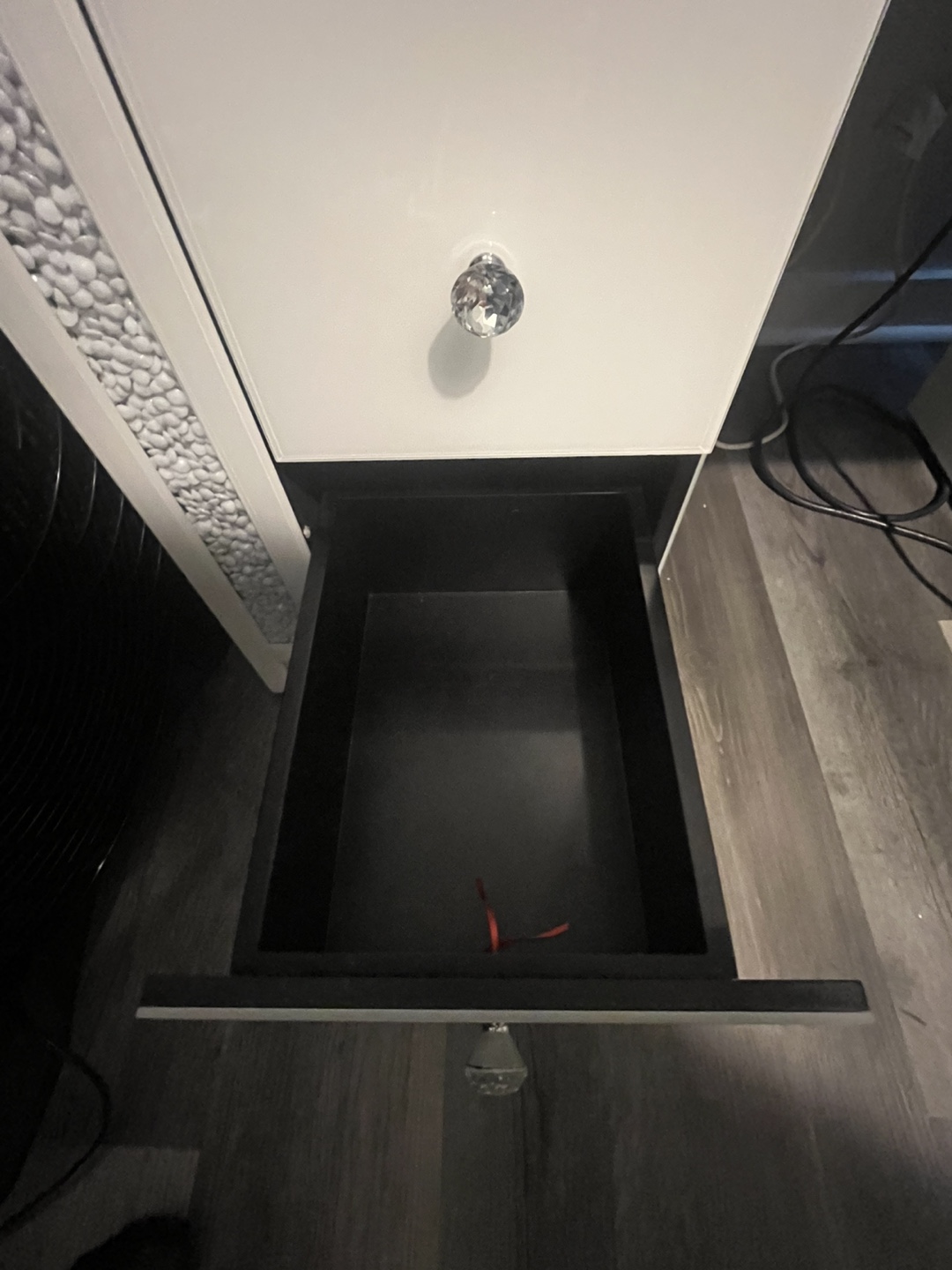 White Vanity Makeup Table with Mirror - photo 3