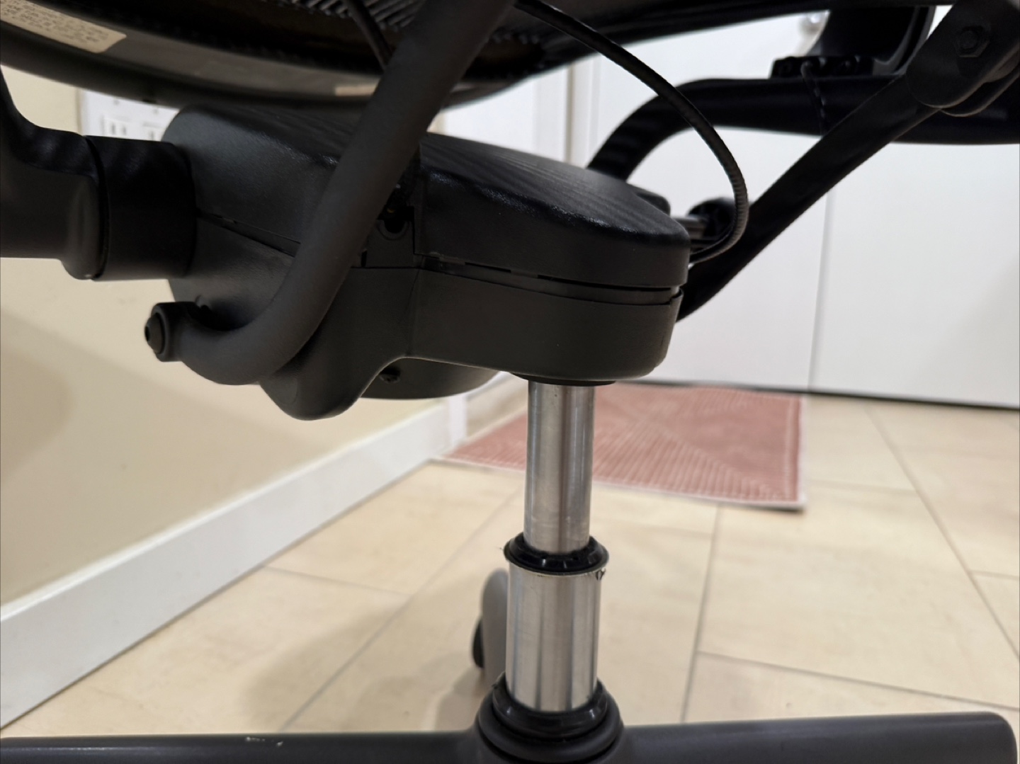Herman Miller Aeron Office Chair Size C - photo 2