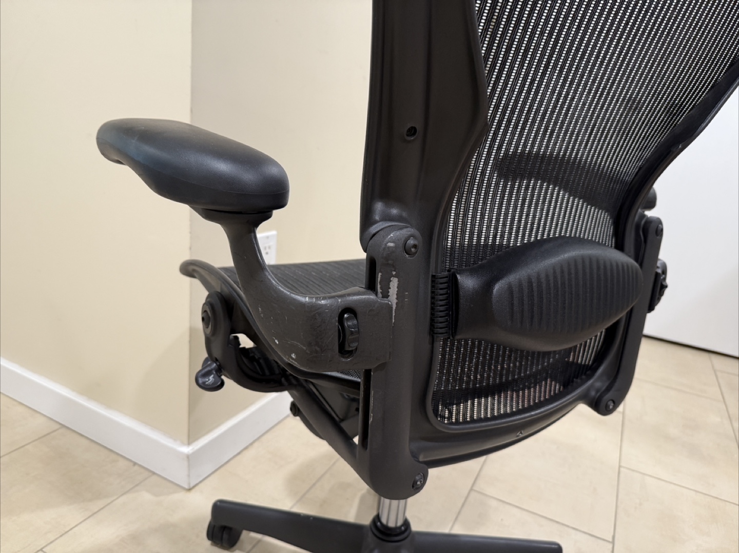 Herman Miller Aeron Office Chair Size C - photo 4