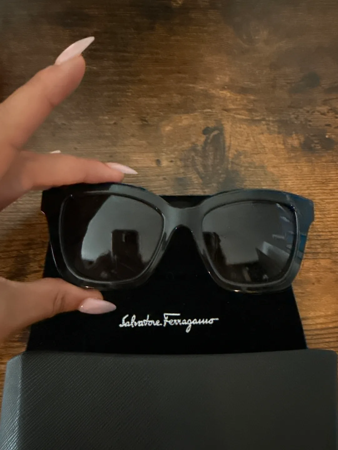 Salvatore Ferragamo Sunglasses - Black 70$ today thumbnail