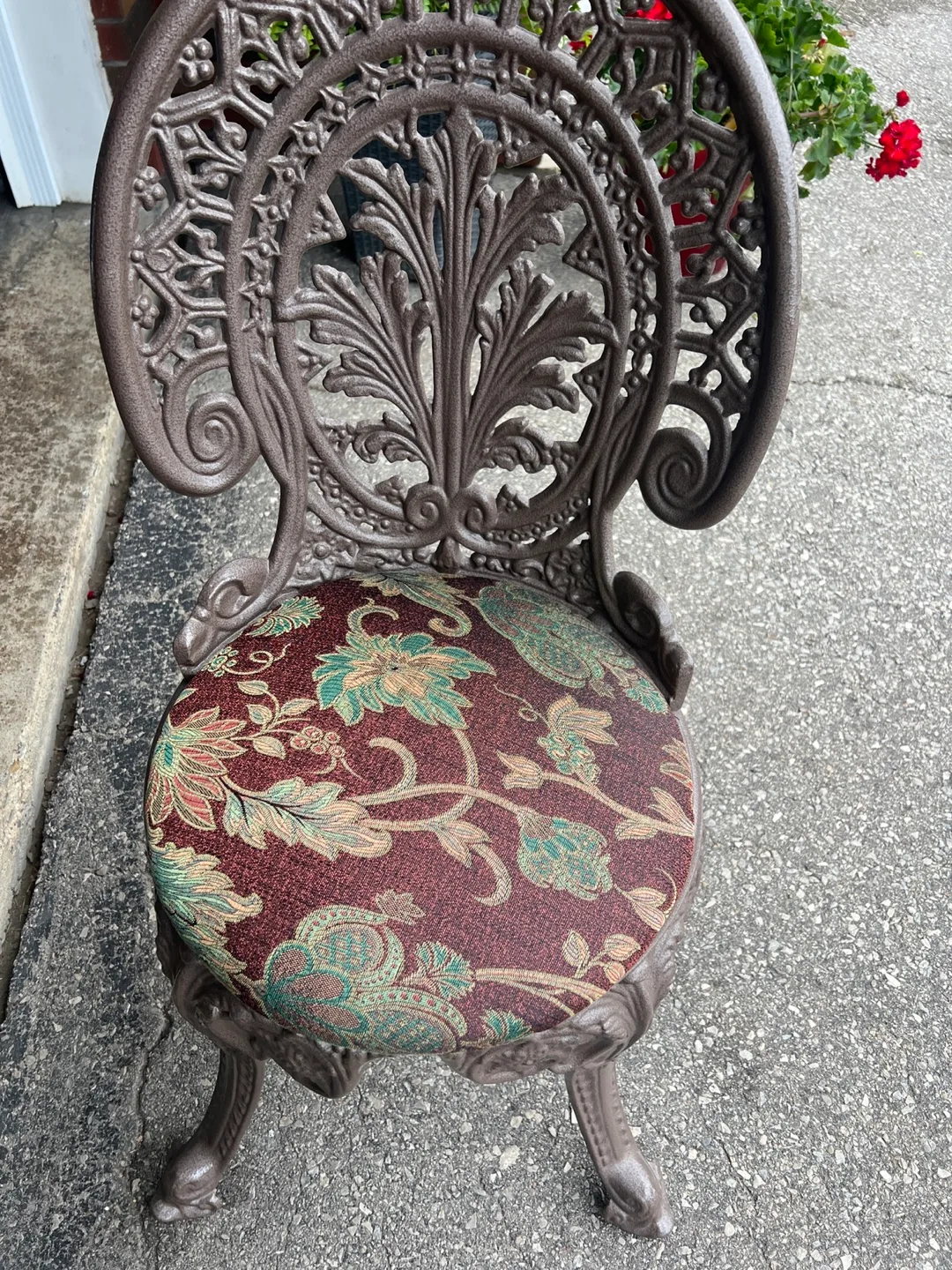 Vintage Style Decorative Chair thumbnail
