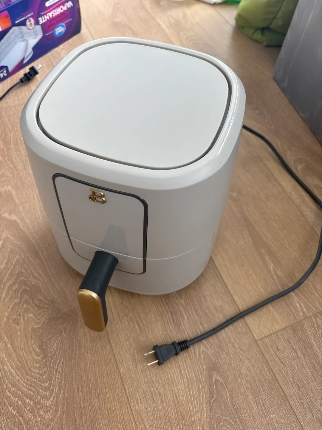 Beautiful by Drew Barrymore Air Fryer thumbnail