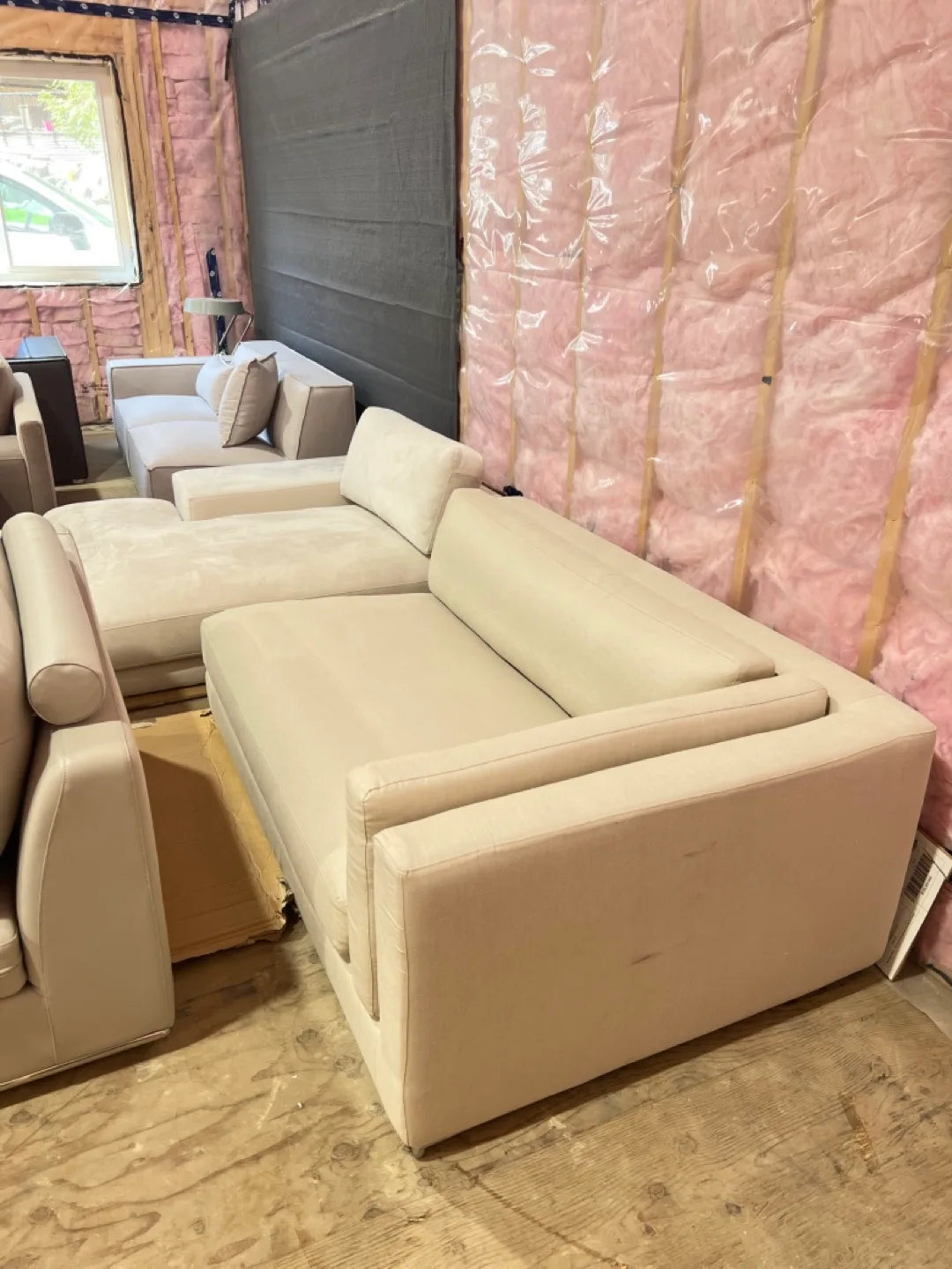 BRAND NEW ARTIFICIAL FLOWERS IN POT image indicator(3)