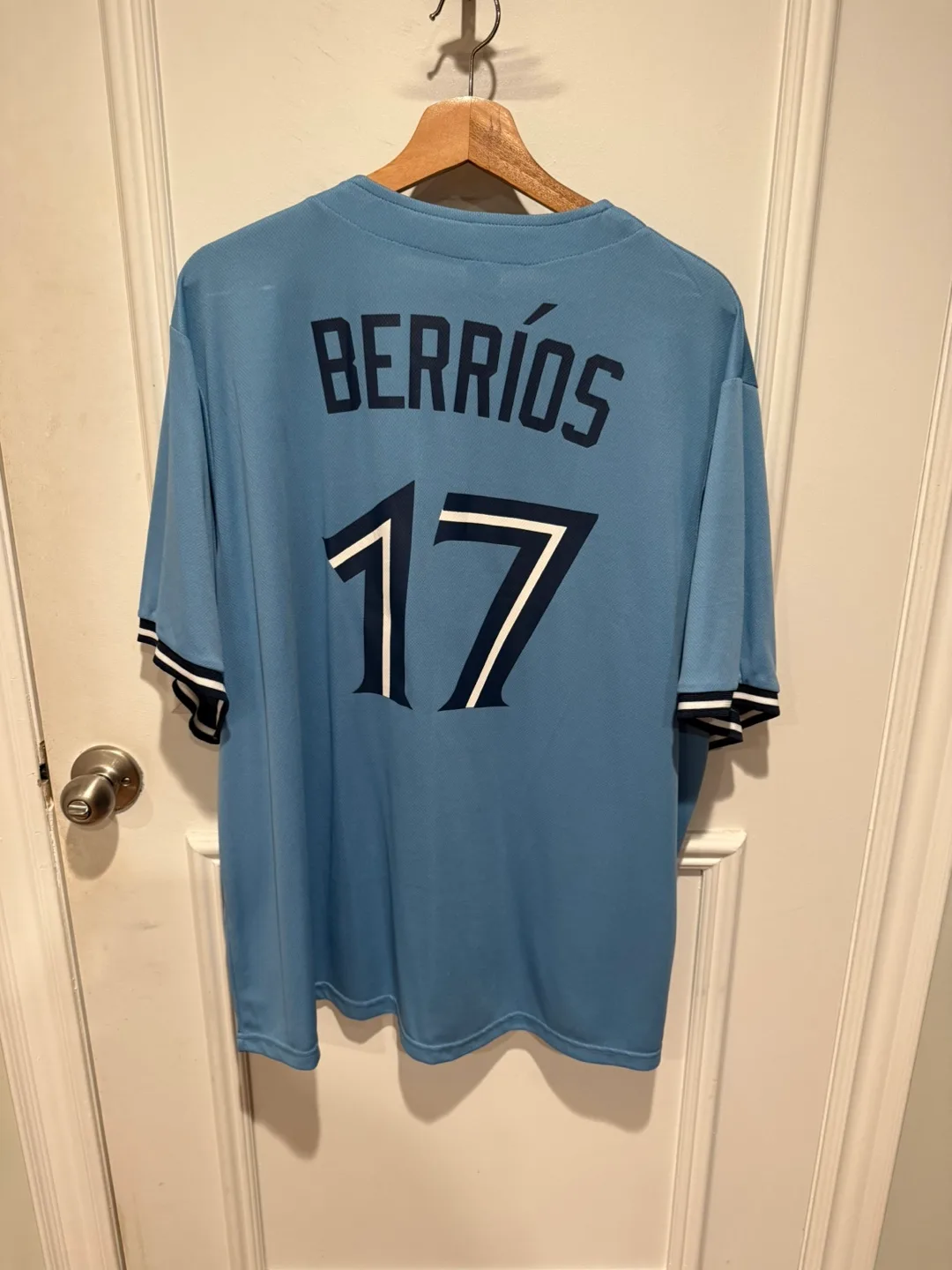 Toronto Blue Jays Berrios #17 Jersey thumbnail