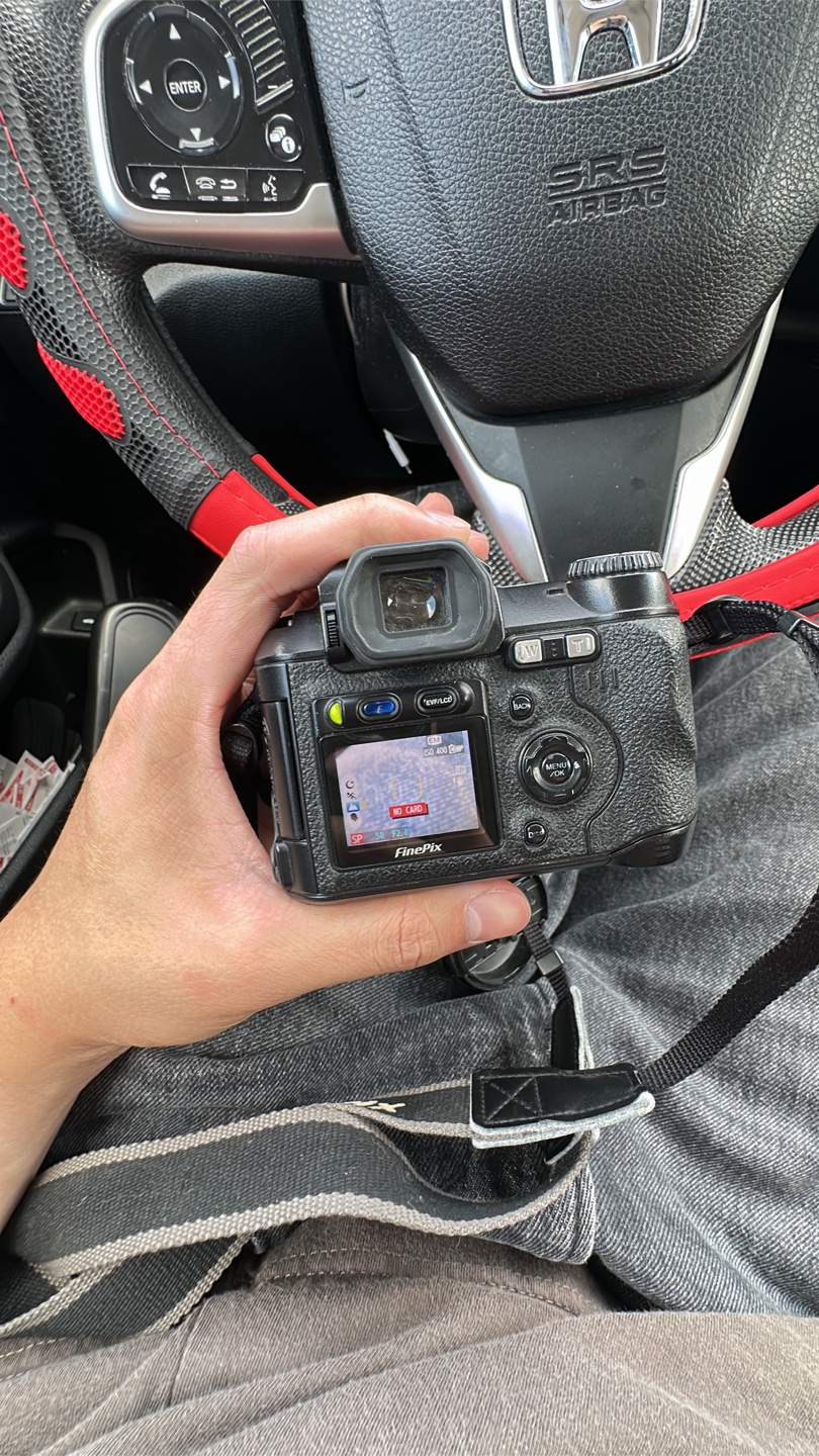 Fujifilm FinePix S2500HD Digital Camera - photo 2