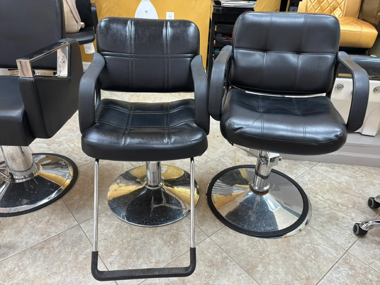 Black Salon/Barber Chair thumbnail