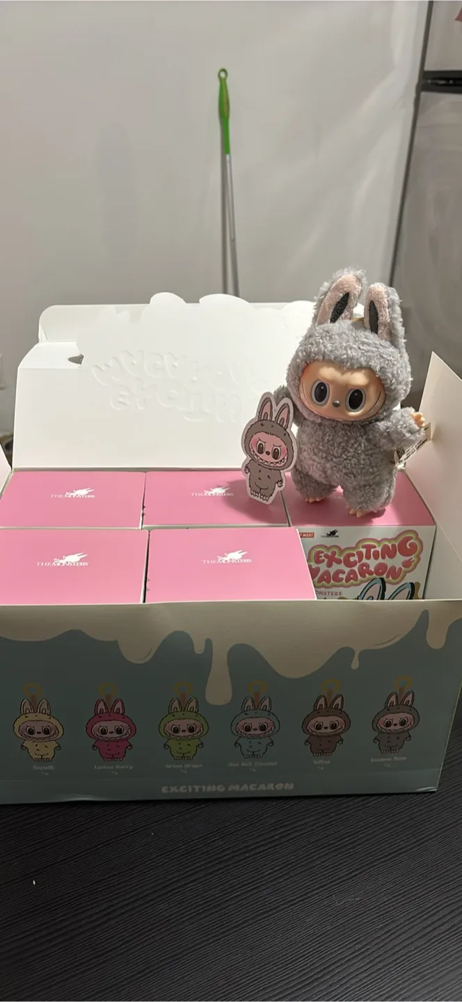 Pop Mart “Exciting Macaron��” Vinyl Figures Blind Boxes thumbnail