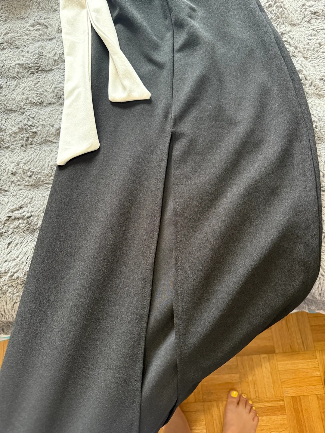 Black & White Dress image indicator(5)