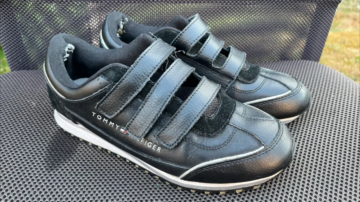 Women’s Tommy Hilfiger Velcro Leather Sneakers image indicator(5)