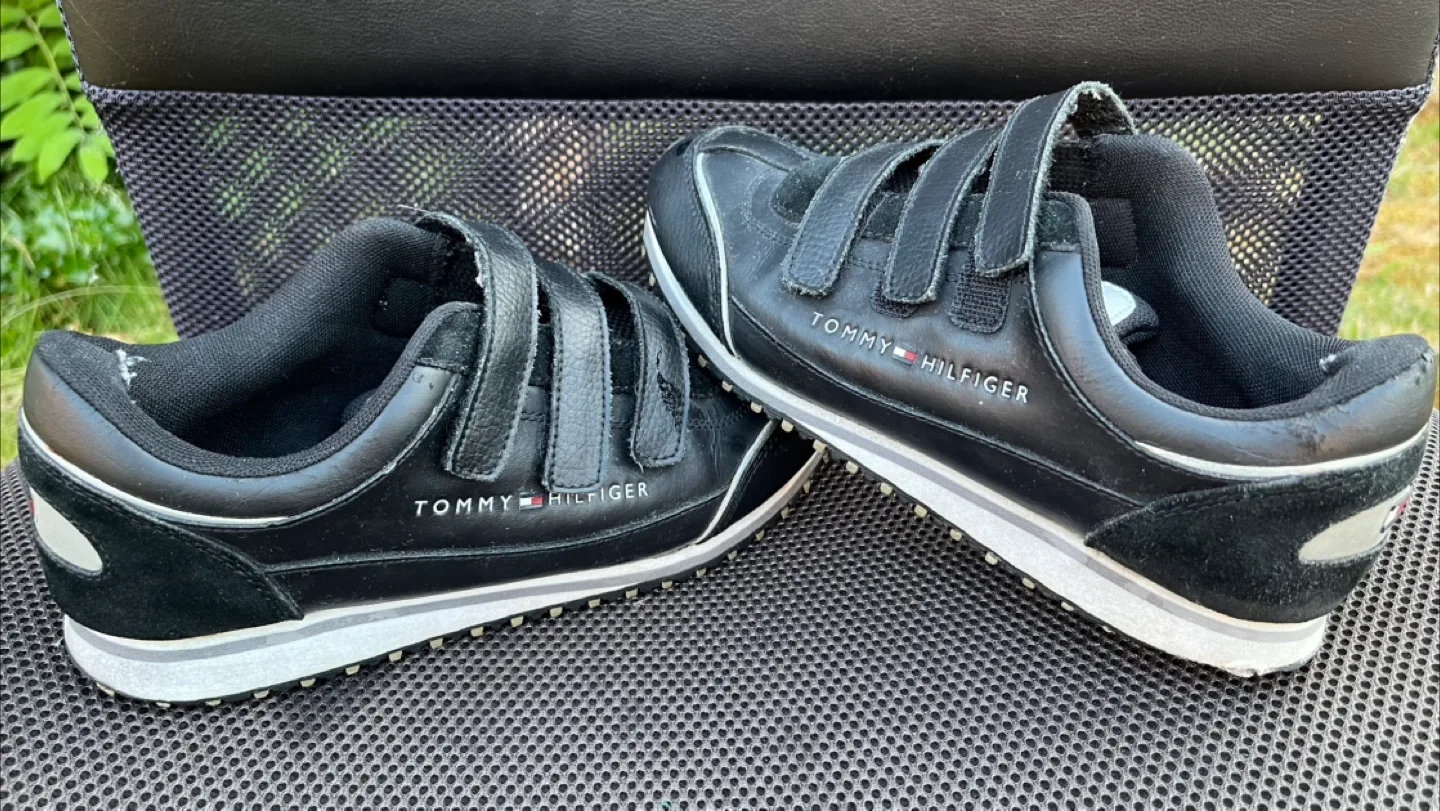 Women’s Tommy Hilfiger Velcro Leather Sneakers thumbnail