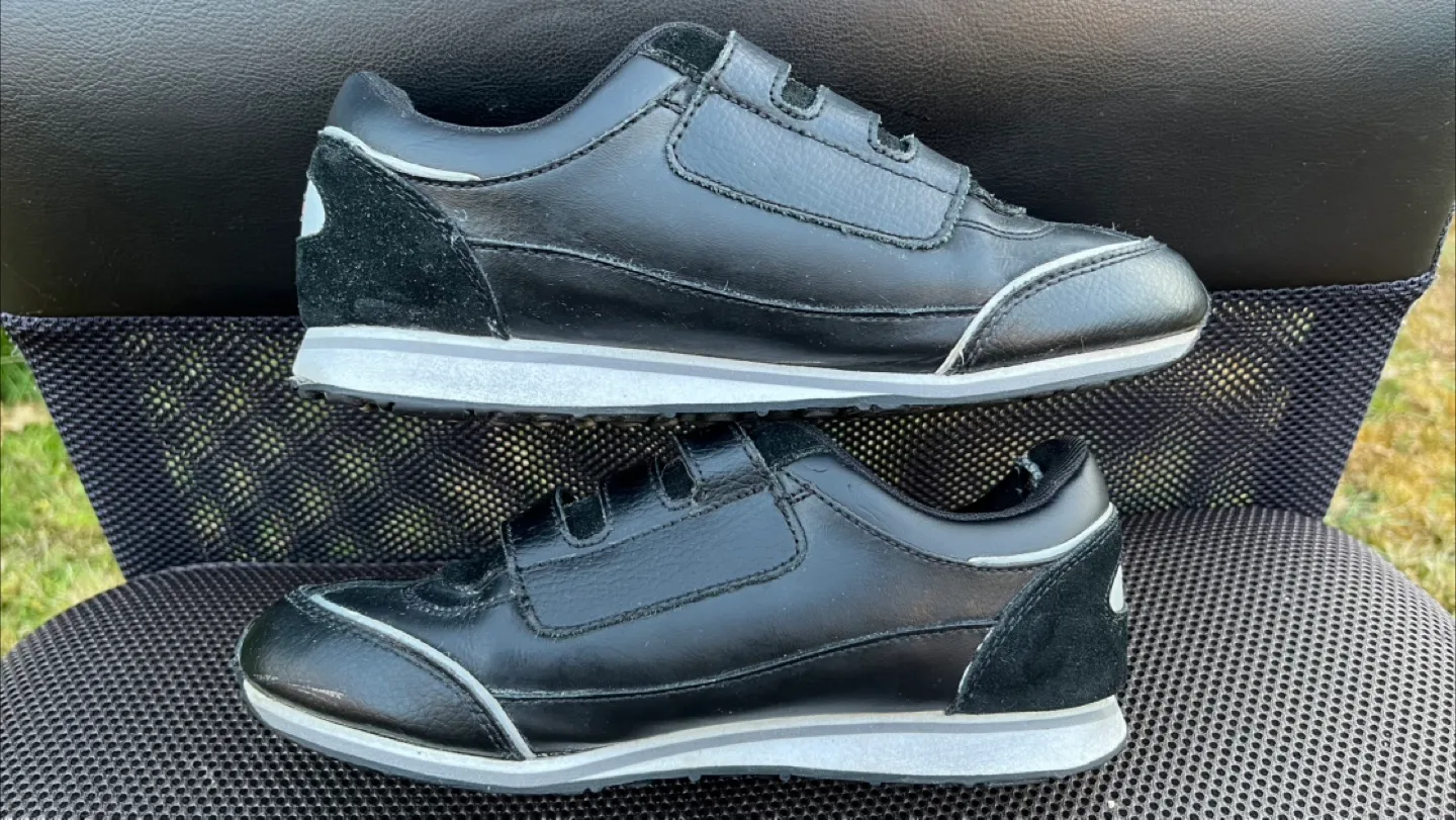 Women’s Tommy Hilfiger Velcro Leather Sneakers image indicator(7)