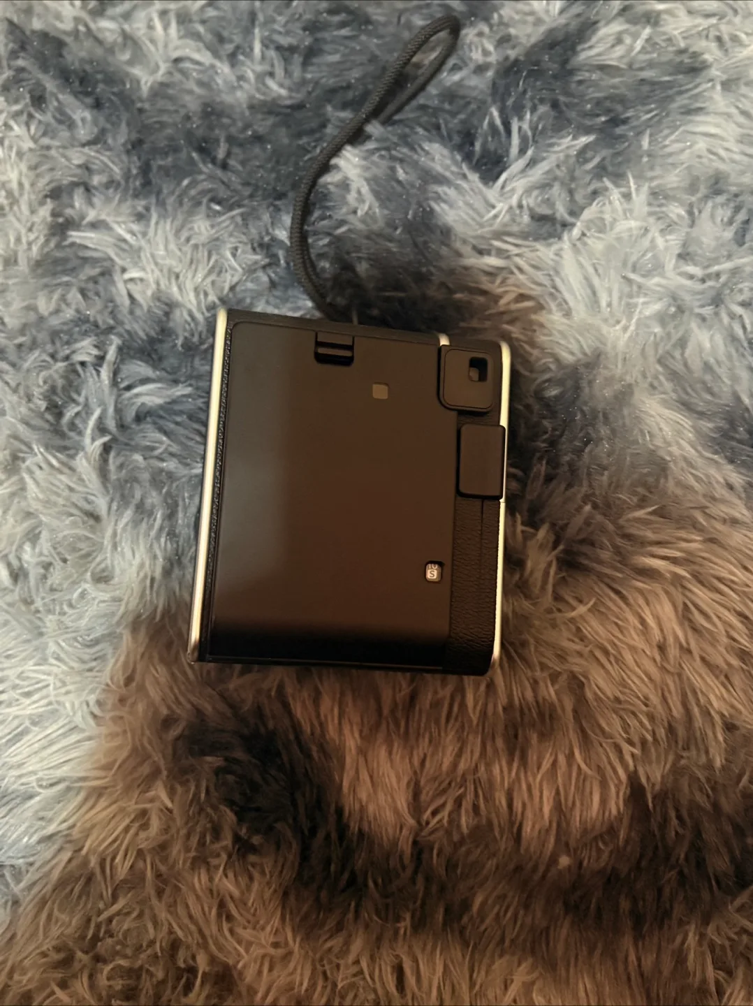 Fujifilm Instax Mini 40 Instant Camera - Black image indicator(3)