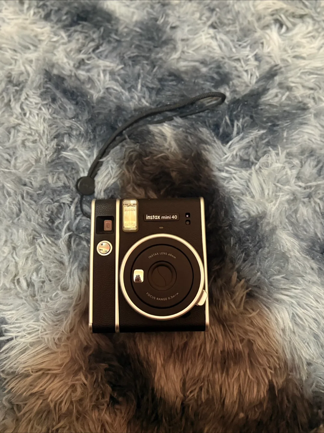 Fujifilm Instax Mini 40 Instant Camera - Black image indicator(5)