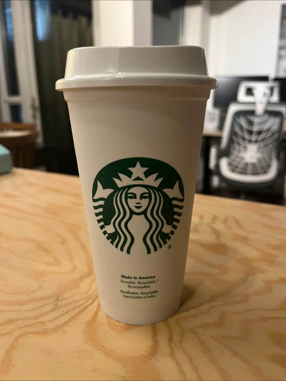 Free Starbucks Reusable White Cup thumbnail