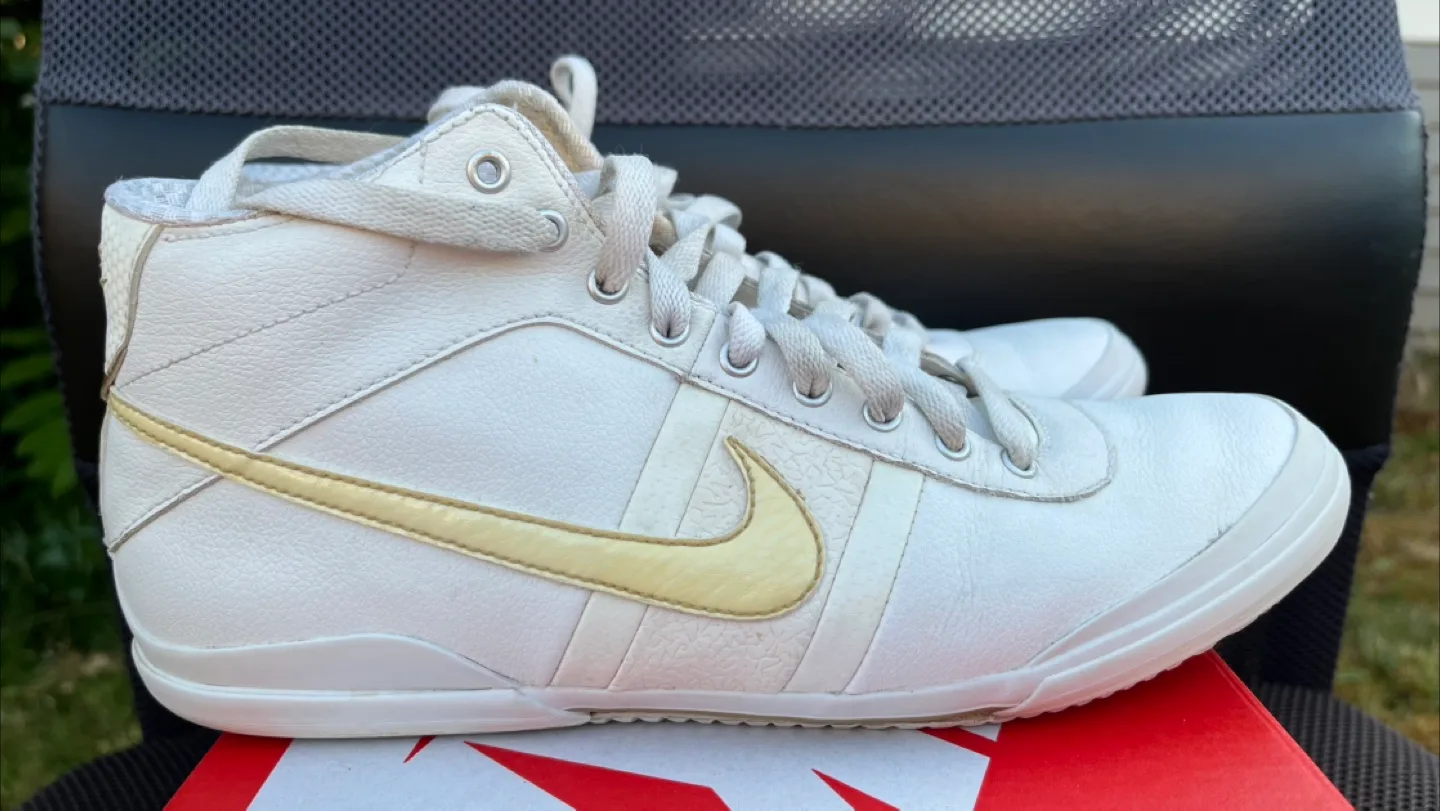 Nike Fin’Star Mid Full Leather Women’s Sneakers - Rare - EUC image indicator(6)