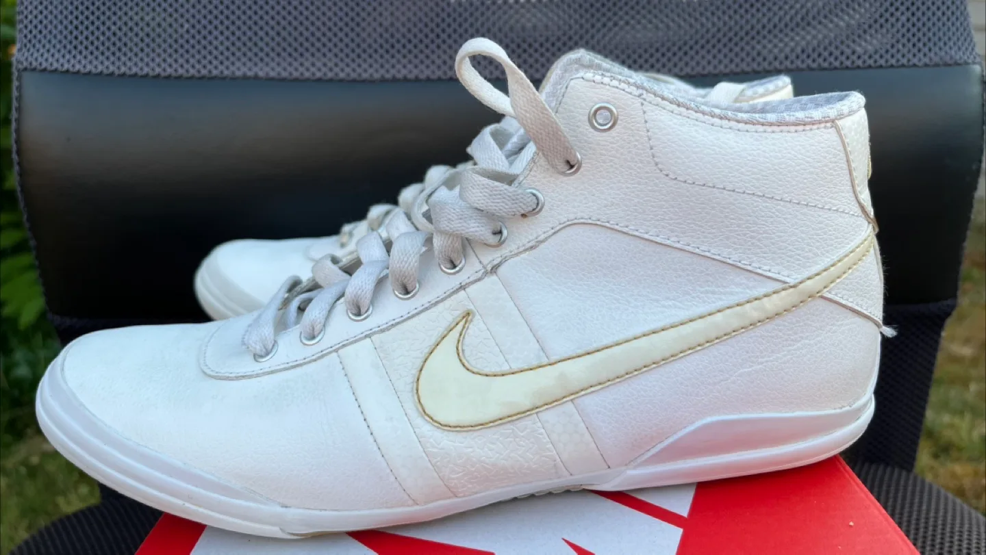 Nike Fin’Star Mid Full Leather Women’s Sneakers - Rare - EUC image indicator(5)