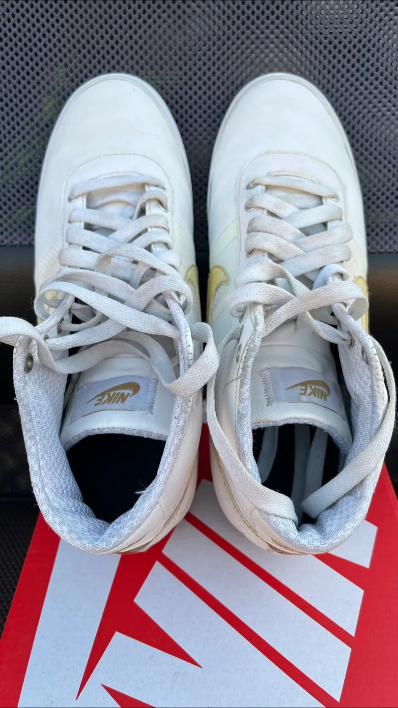 Nike Fin’Star Mid Full Leather Women’s Sneakers - Rare - EUC image indicator(4)